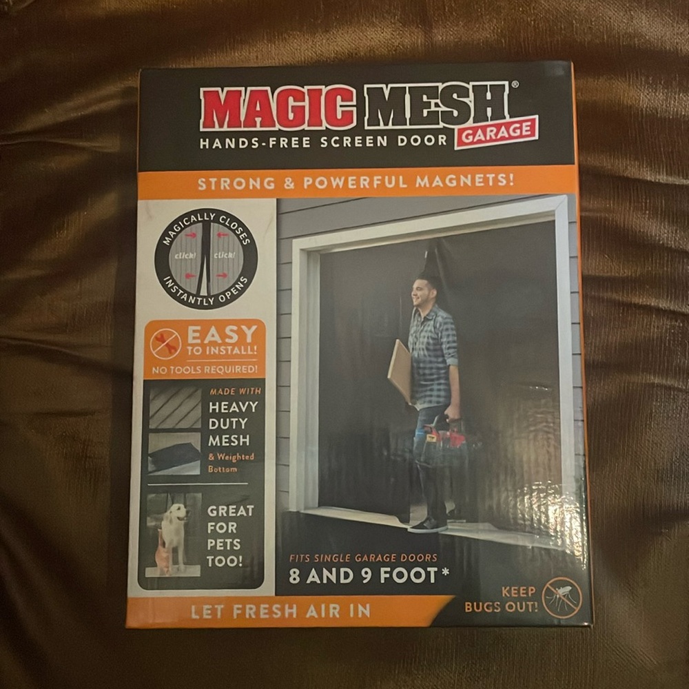 Magic mesh hands free screen door garage